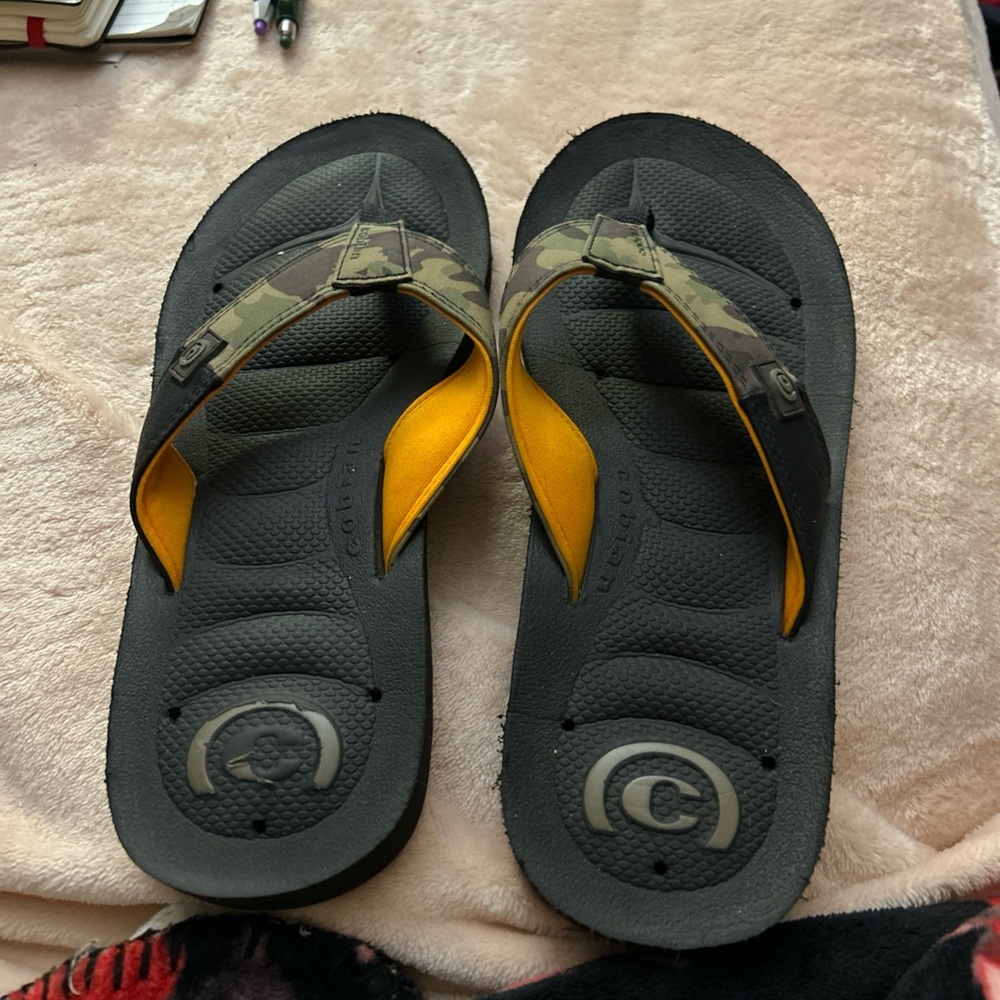 Cobian Black and Camouflage Sandals Men’s size 8/9
